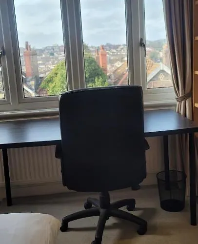 Homestay Quiet Terraced House