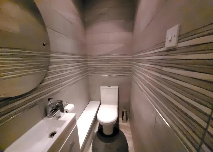 Quiet Terraced House Homestay Bristol